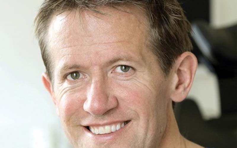 Guy McLellan Dental Implant Surgeon